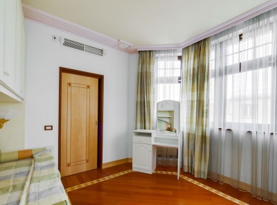 4 Комнаты, Городская, Аренда, Старомонетный переулок, Listing ID 3318, Москва, Россия,
